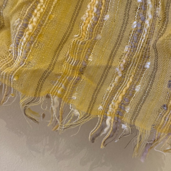 Yellow Roots scarf with metallic detail - Picture 2 of 3